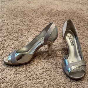 Silver heel